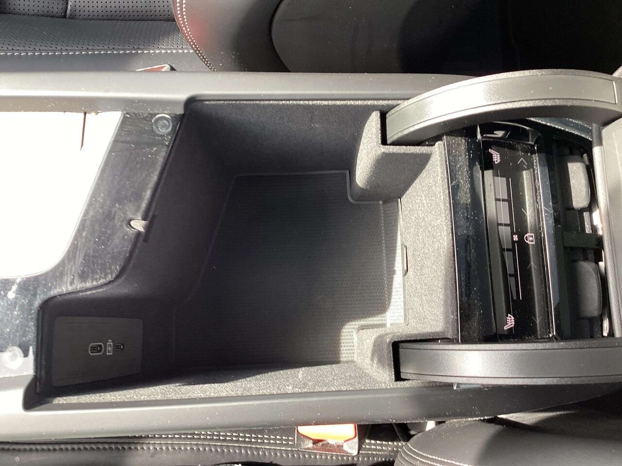 2022 Volvo XC60 B6 Inscription TI White Gatineau - photo #17