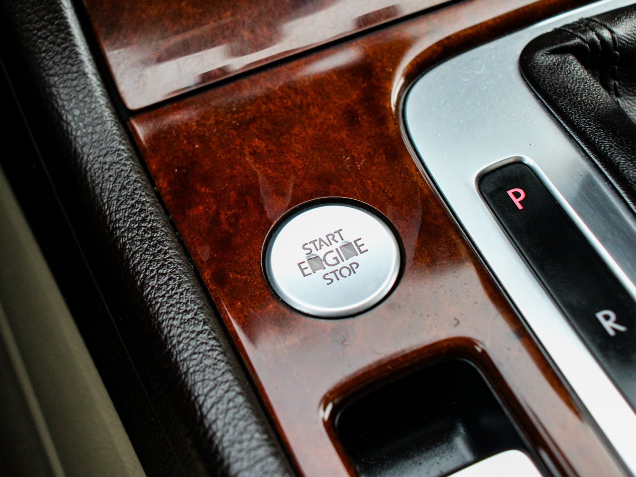 2014 Volkswagen Touareg 4dr TDI Execline Brown Sherwood Park - photo #26