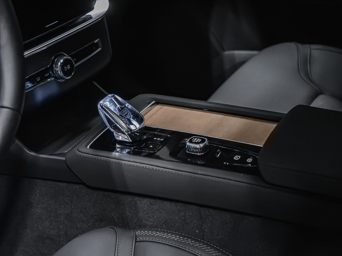 2026 Volvo XC90 B6 PLUS DARK Grey Montreal - photo #6