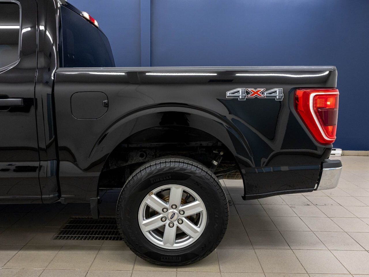 Ford F-150 XLT CREW 4X4 ECOBOOST *NAV* CARPLAY HITCH IV USB 2023 Noir Saint-Jérôme - photo #28