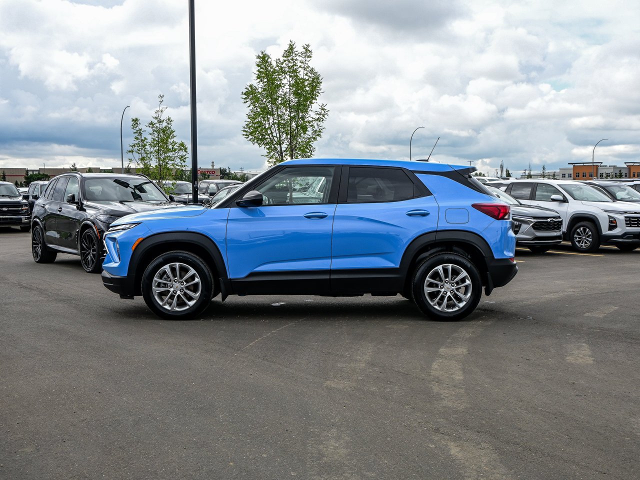 2024 Chevrolet Trailblazer AWD 4dr LS Blue Sherwood Park - photo #9