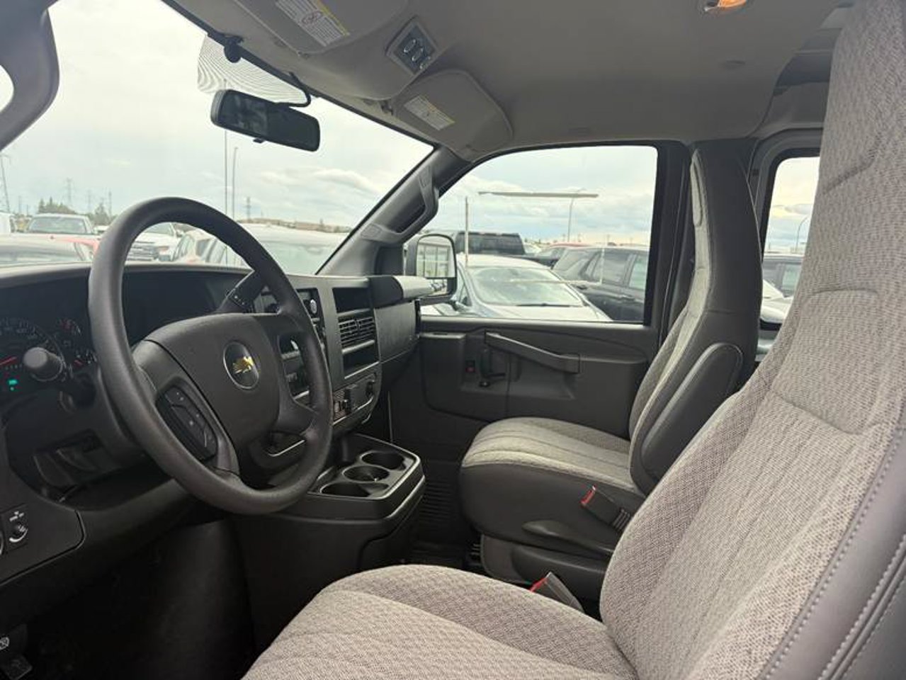 2025 Chevrolet Express Cargo Van RWD 3500 155 White Sherwood Park - photo #5
