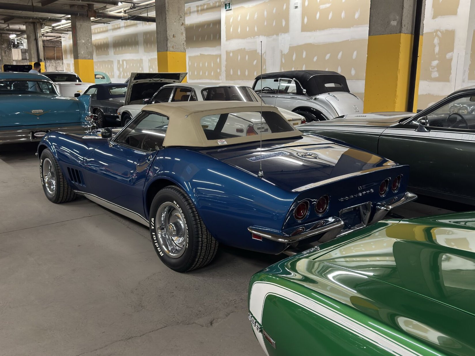 Chevrolet Corvette 1968 Bleu Montréal - photo #5