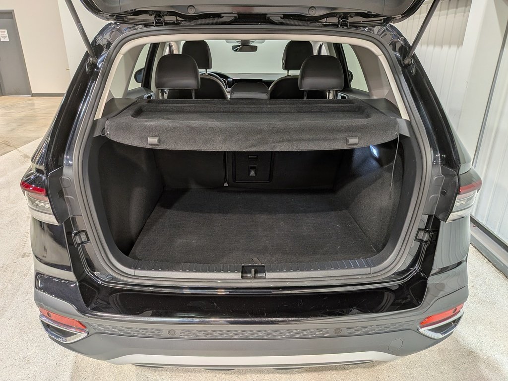2025 Volkswagen Taos Comfortline 4MOTION Black Val-David - photo #8
