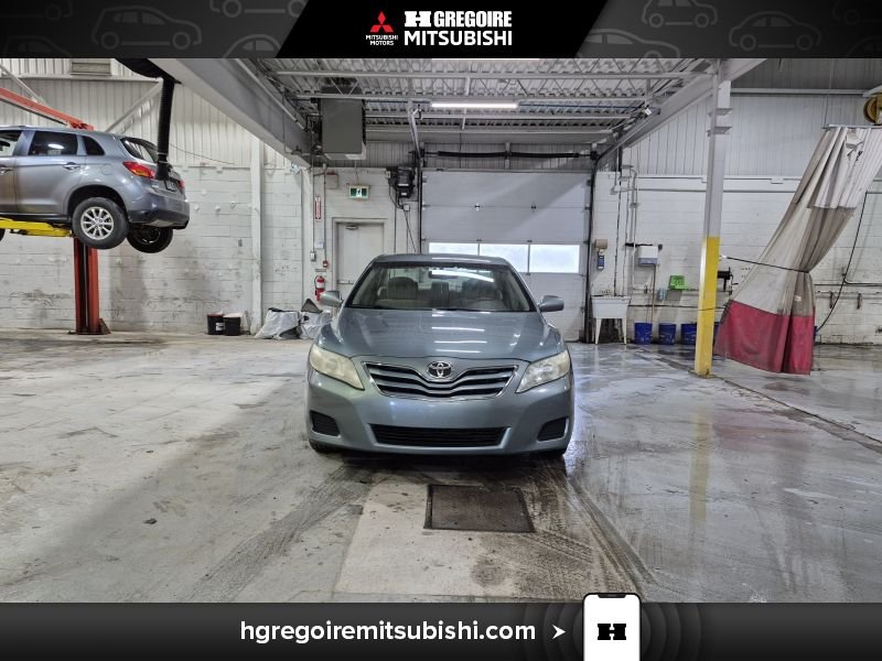 2010 Toyota Camry Green Blainville - photo #1