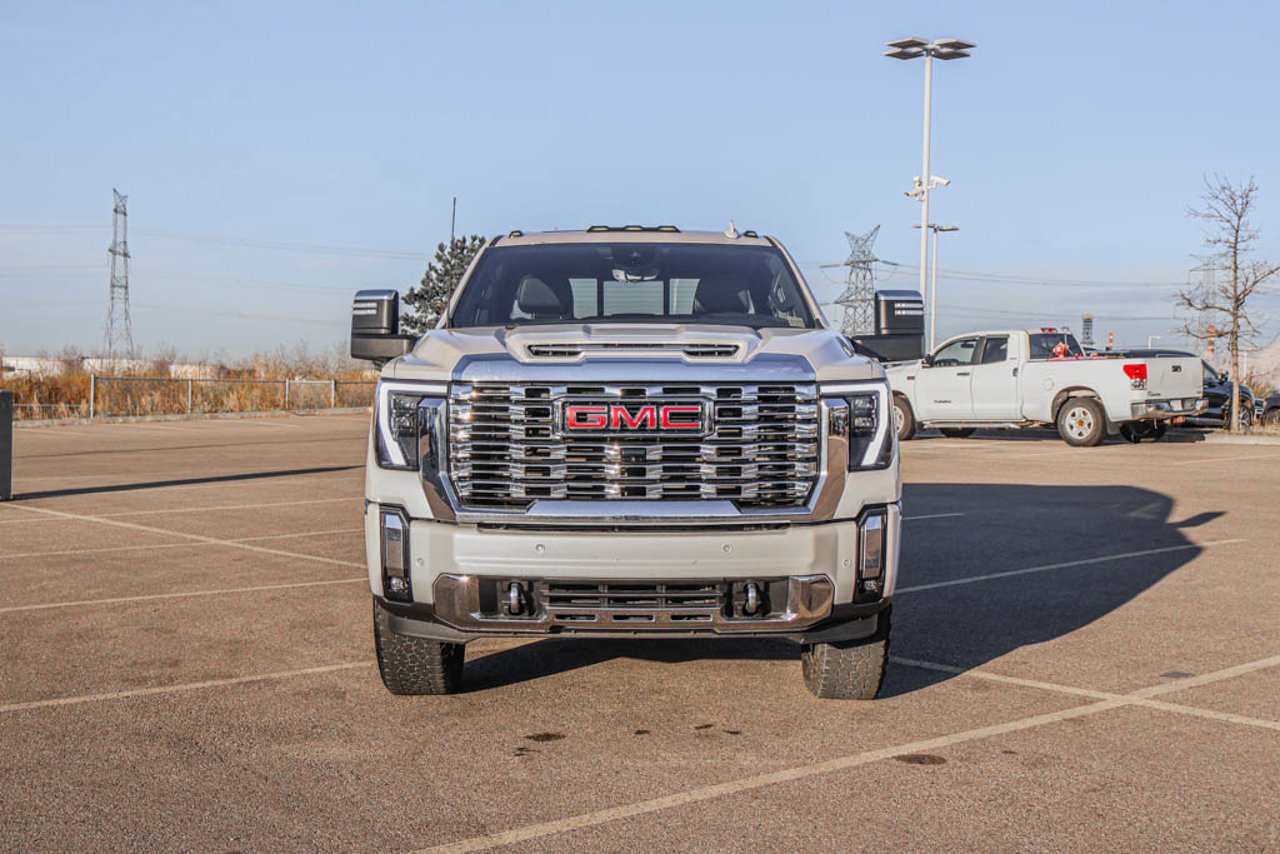 2025 GMC Sierra 3500HD 4WD Crew Cab 159 Denali White Sherwood Park - photo #2