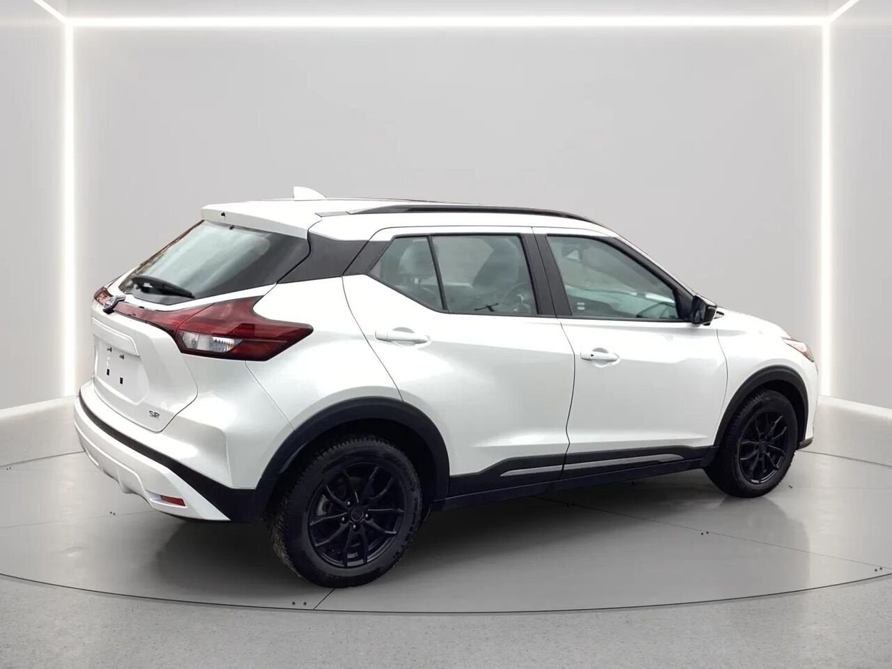 2024 NISSAN KICKS SR SR TA White Gatineau - photo #4