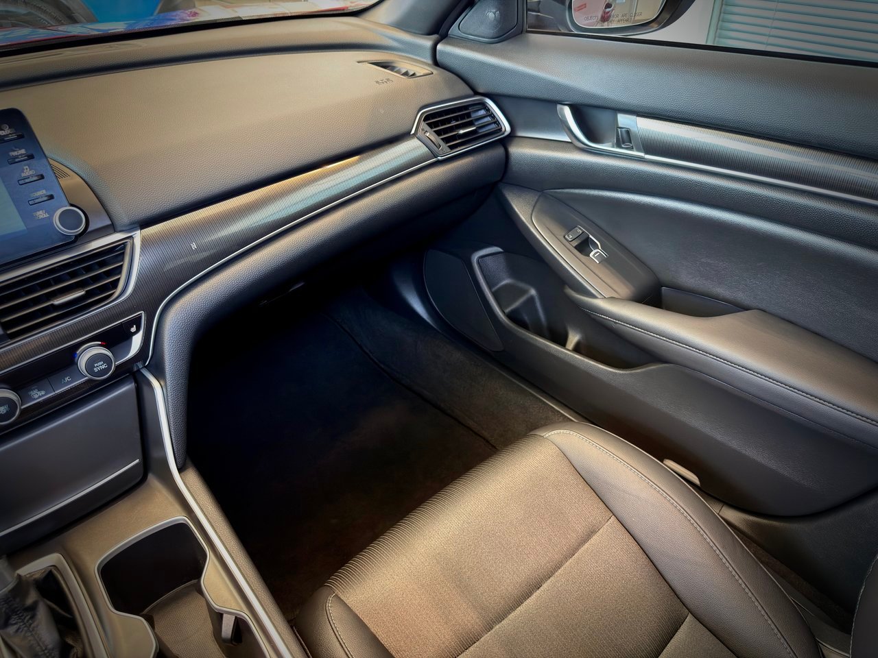 2019 Honda Accord Sedan Red Notre-Dame-des-Prairies - photo #14