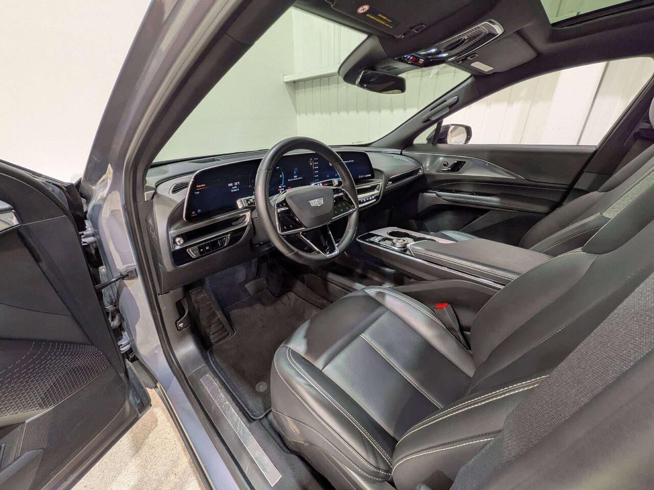 Cadillac LYRIQ 4dr Tech w/1SA 2024 Gris Val-David - photo #10
