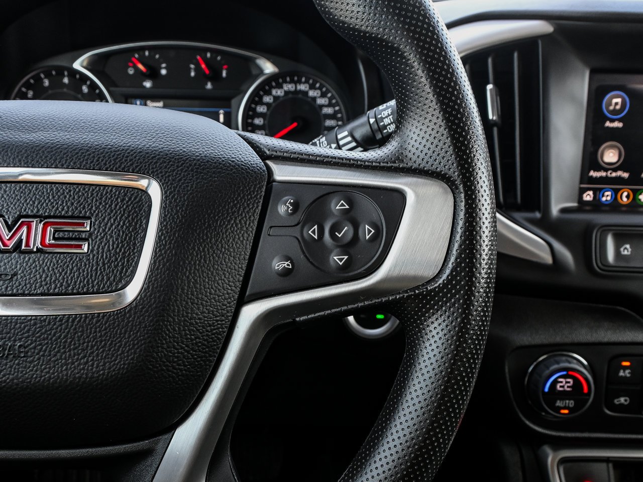 2024 GMC Terrain AWD 4dr SLE White Sherwood Park - photo #22