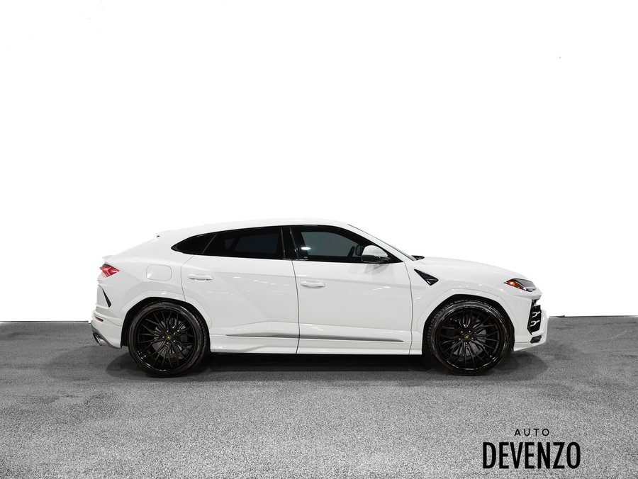 2022 Lamborghini Urus 2022 White