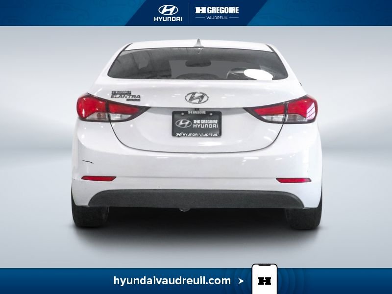 Hyundai Elantra YR819 | Allure sport berline 4 portes BA 2016 Blanc Laval - photo #8