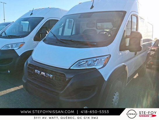 Ram ProMaster fourgonnette utilitaire 2500 Tradesman toit élevé 136 po avec siège passager 2026 Blanc