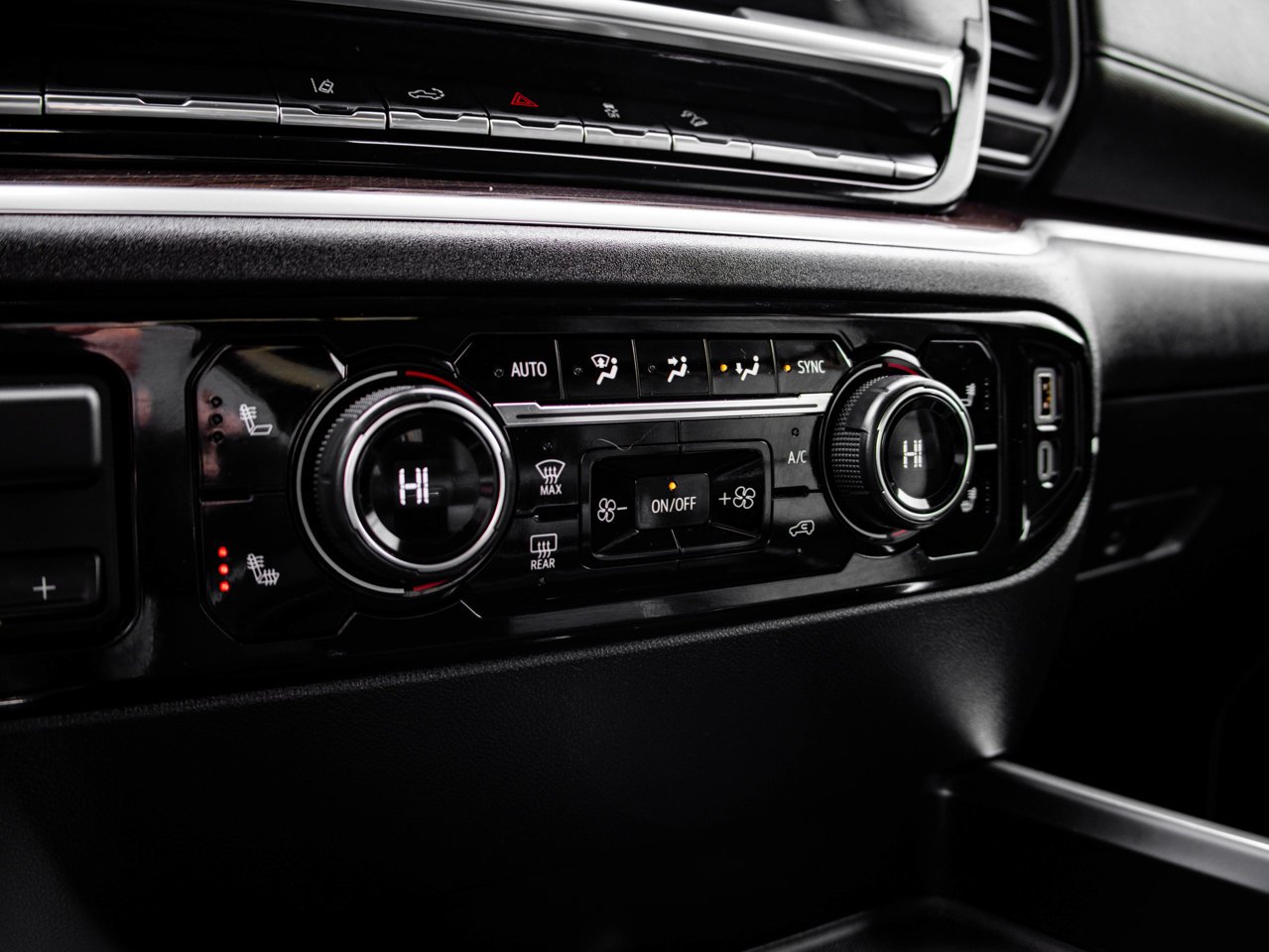 2024 Chevrolet Silverado 2500HD 4WD Crew Cab 159 LT Black Sherwood Park - photo #23