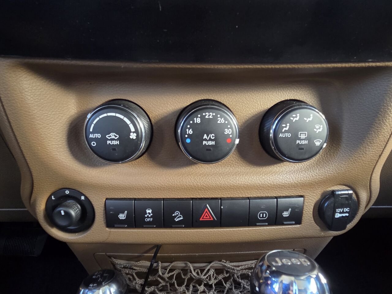 2011 Jeep Wrangler Unlimited Green Granby - photo #18