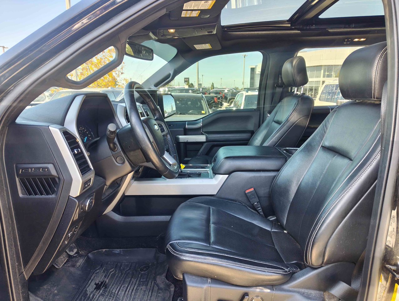 2020 Ford F-150 LARIAT 4WD SuperCrew 5.5' Box Black Sherwood Park - photo #7
