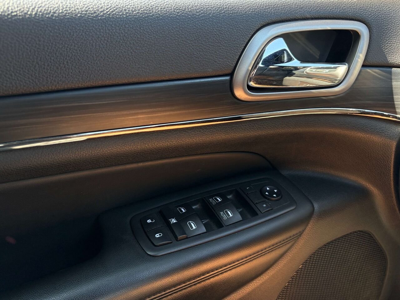 2020 Jeep Grand Cherokee Limited X Blue Gatineau - photo #9