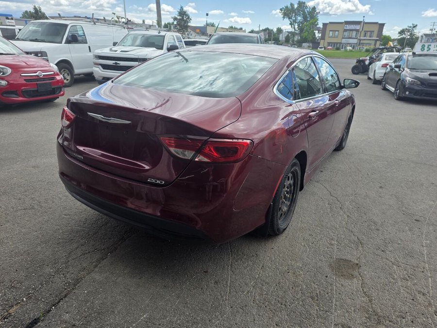 2015 Chrysler 200 2015 Red