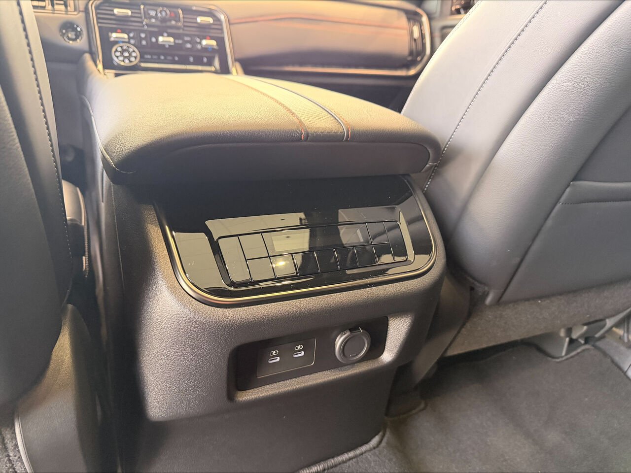 NISSAN Armada ARMADA PRO-4X 2026 Noir intense/Gris alpin Châteauguay - photo #7