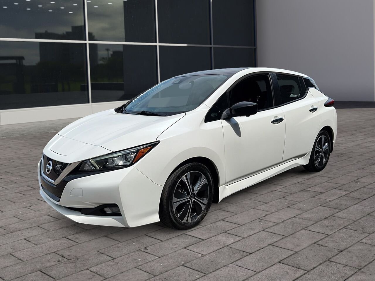 Nissan LEAF SV 40 KWH 2021 Blanc Québec - photo #17
