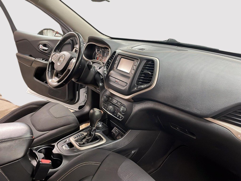 2016 Jeep Cherokee 4x4 North Édition White Amos - photo #13