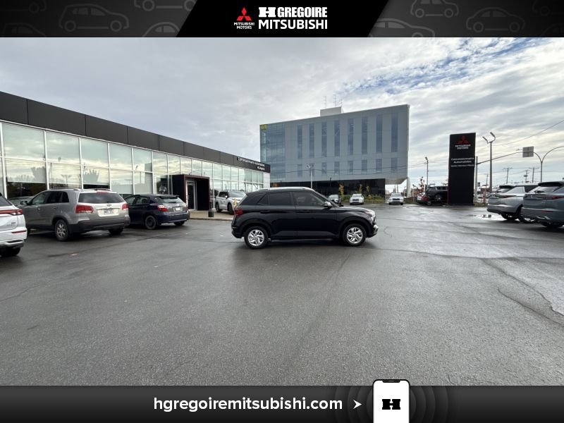 2023 Hyundai Venue Black Blainville - photo #11