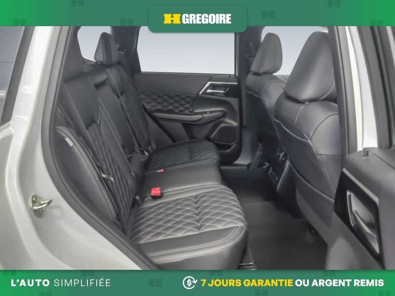 2024 Mitsubishi Outlander White Blainville - photo #23