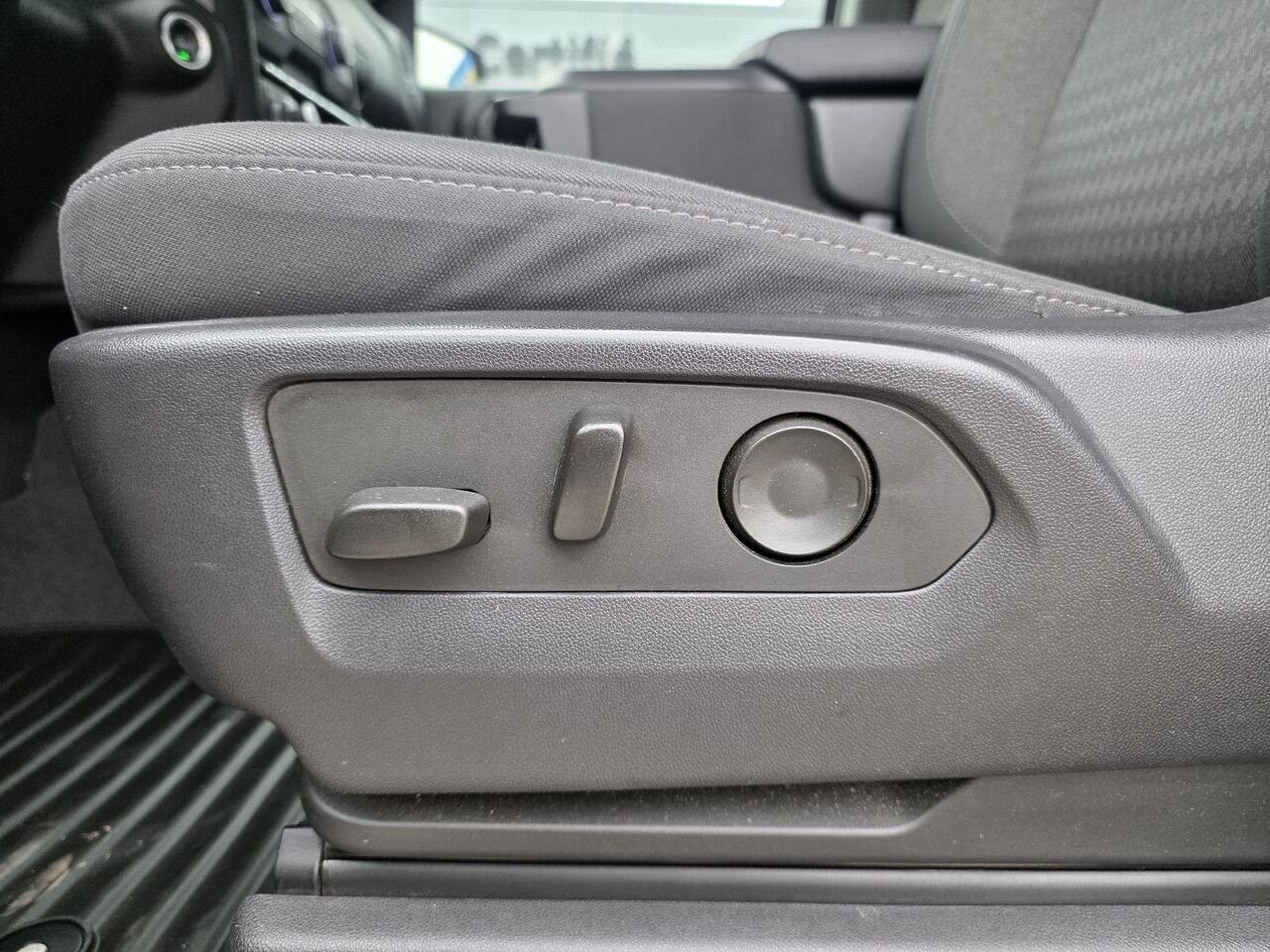 2022 Chevrolet Silverado 1500 Custom 4X4 White Mont-Laurier - photo #17