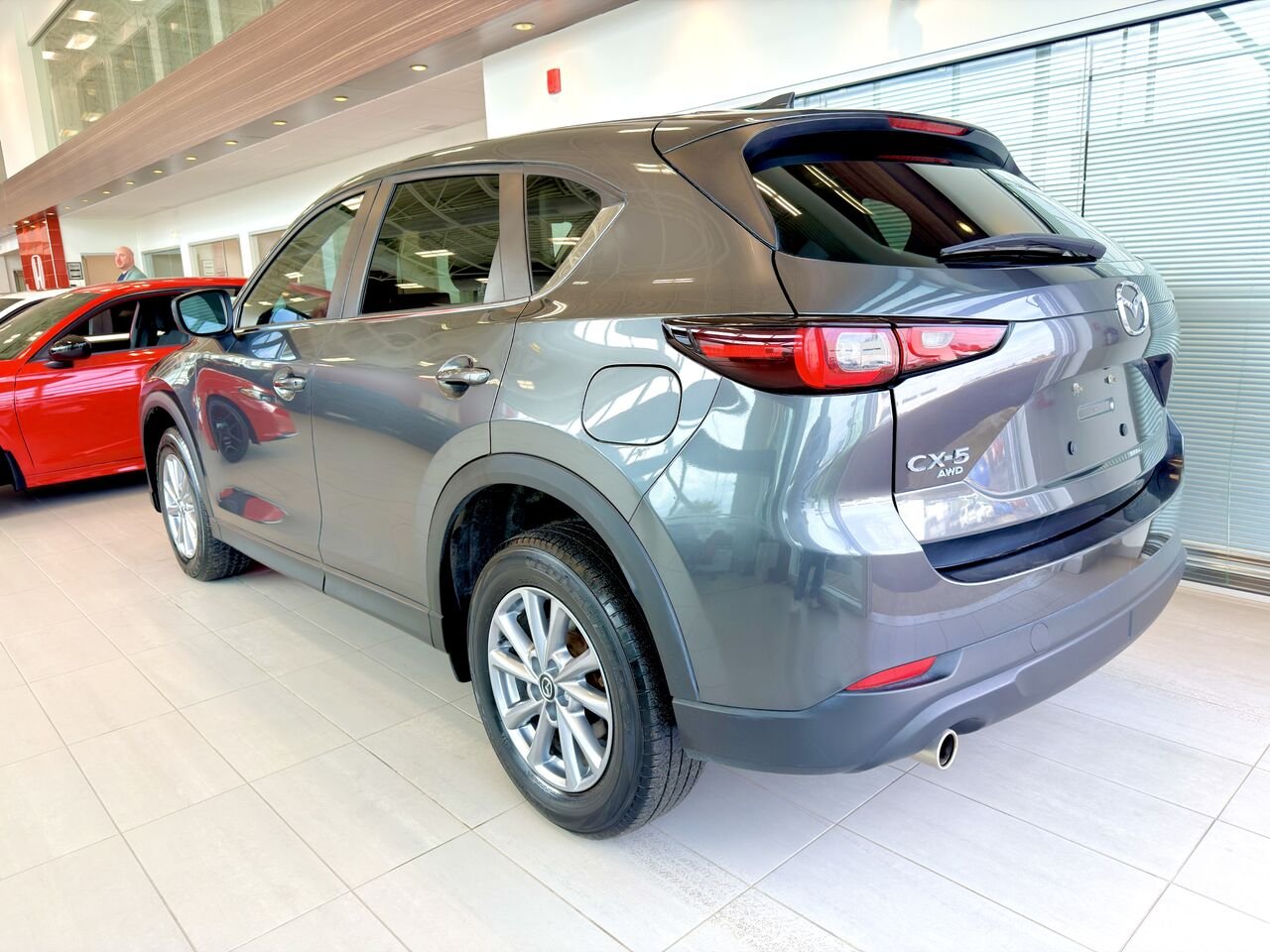 2023 Mazda CX-5 Grey Notre-Dame-des-Prairies - photo #6