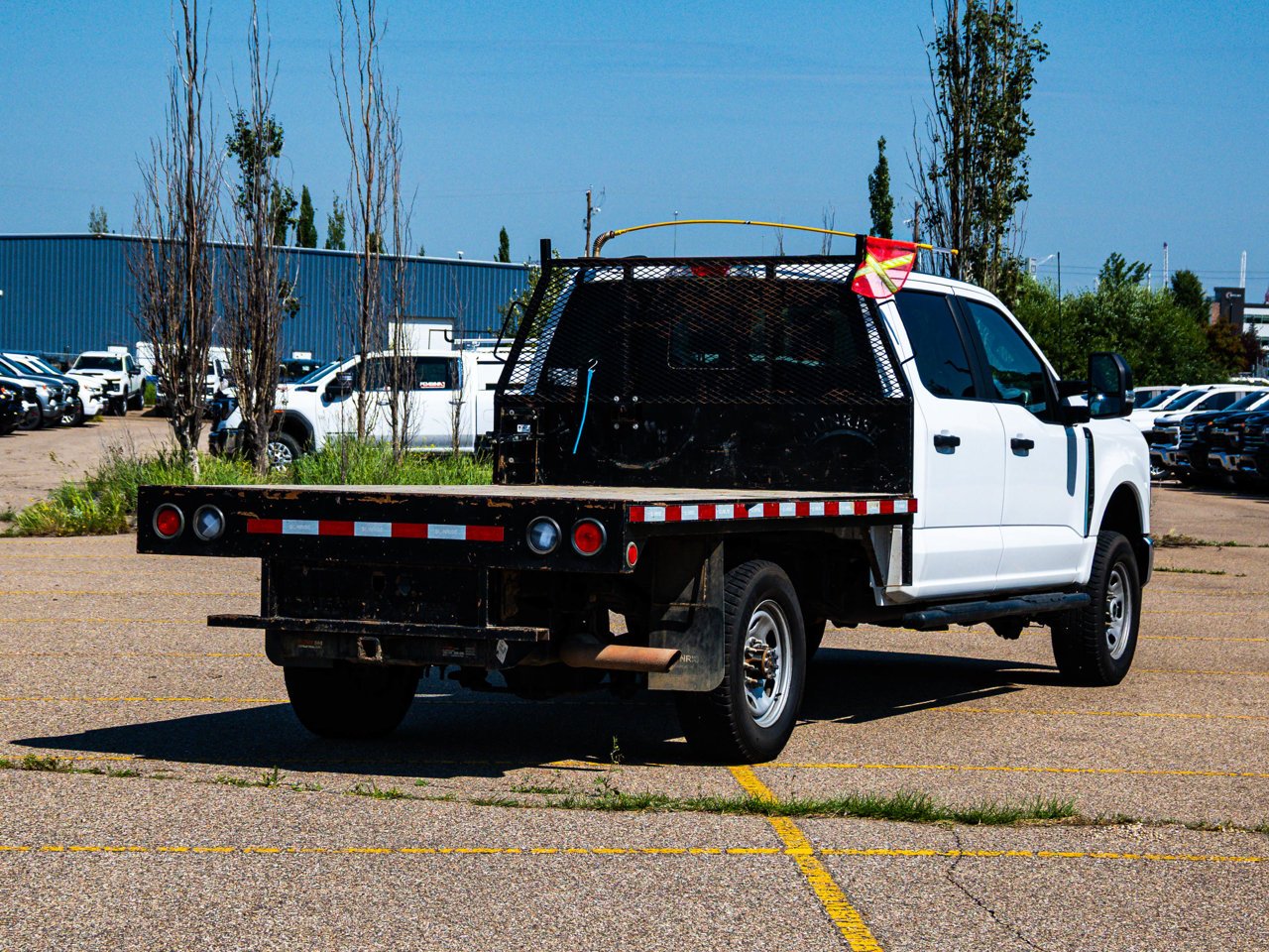 2024 Ford Super Duty F-350 SRW XL 4WD Crew Cab 179 WB 60 CA White Sherwood Park - photo #12