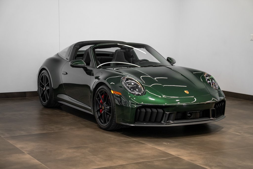 2026 Porsche 911 Green Saint-Eustache - photo #2