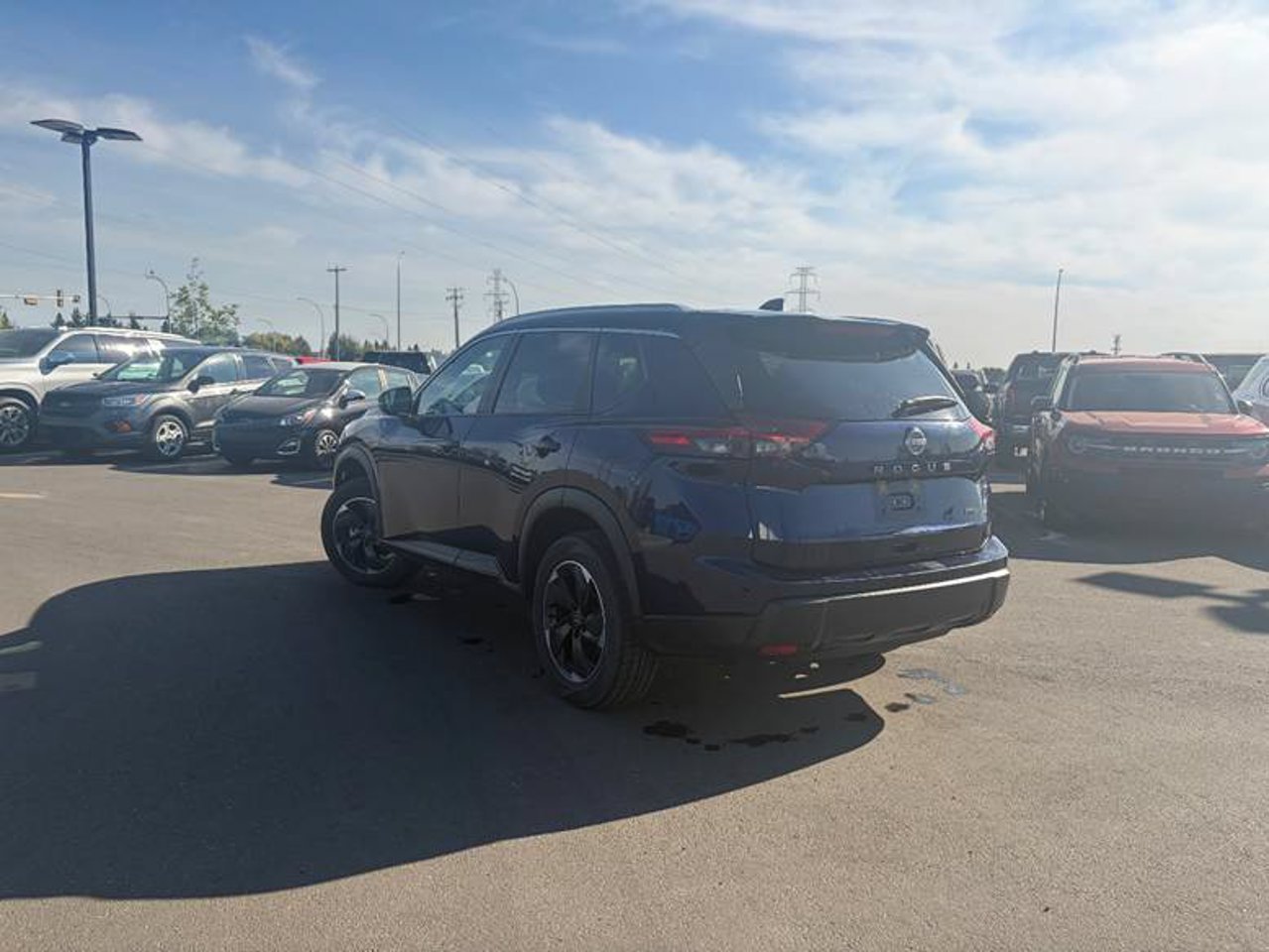2025 Nissan Rogue AWD SV Moonroof Blue Sherwood Park - photo #3