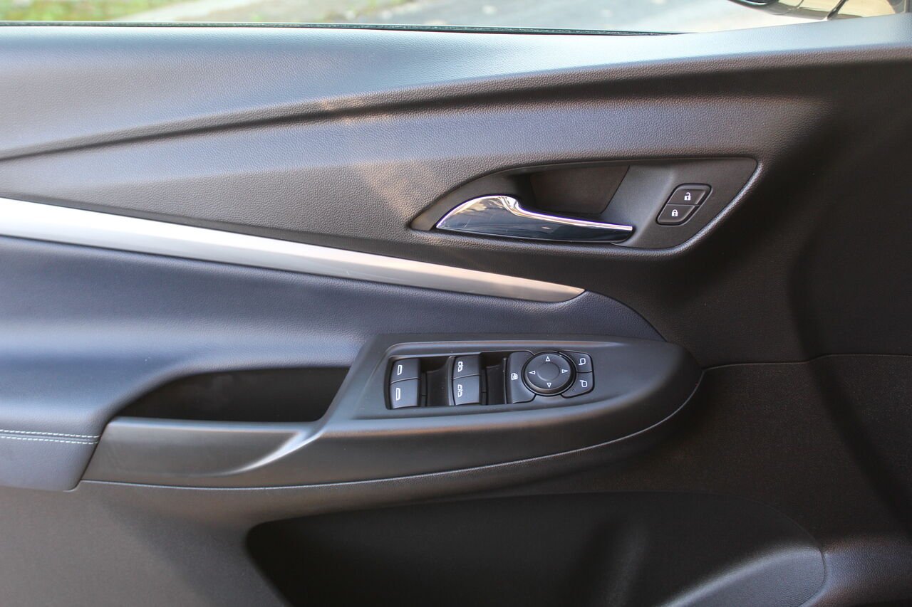 Chevrolet Bolt EUV VIN: 1G1FZ6S05P4147636 2023 Blanc Sainte-Rose - photo #9