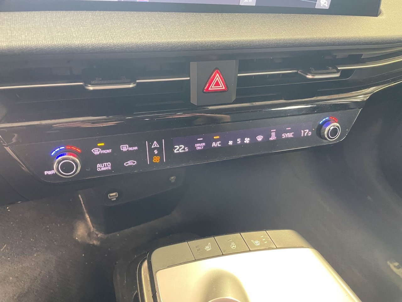 Kia EV6 GT-LINE AWD *LONG RANGE* NAV SIÈGES / VOLANT CHAUF 2022 Rouge Saint-Jérôme - photo #16