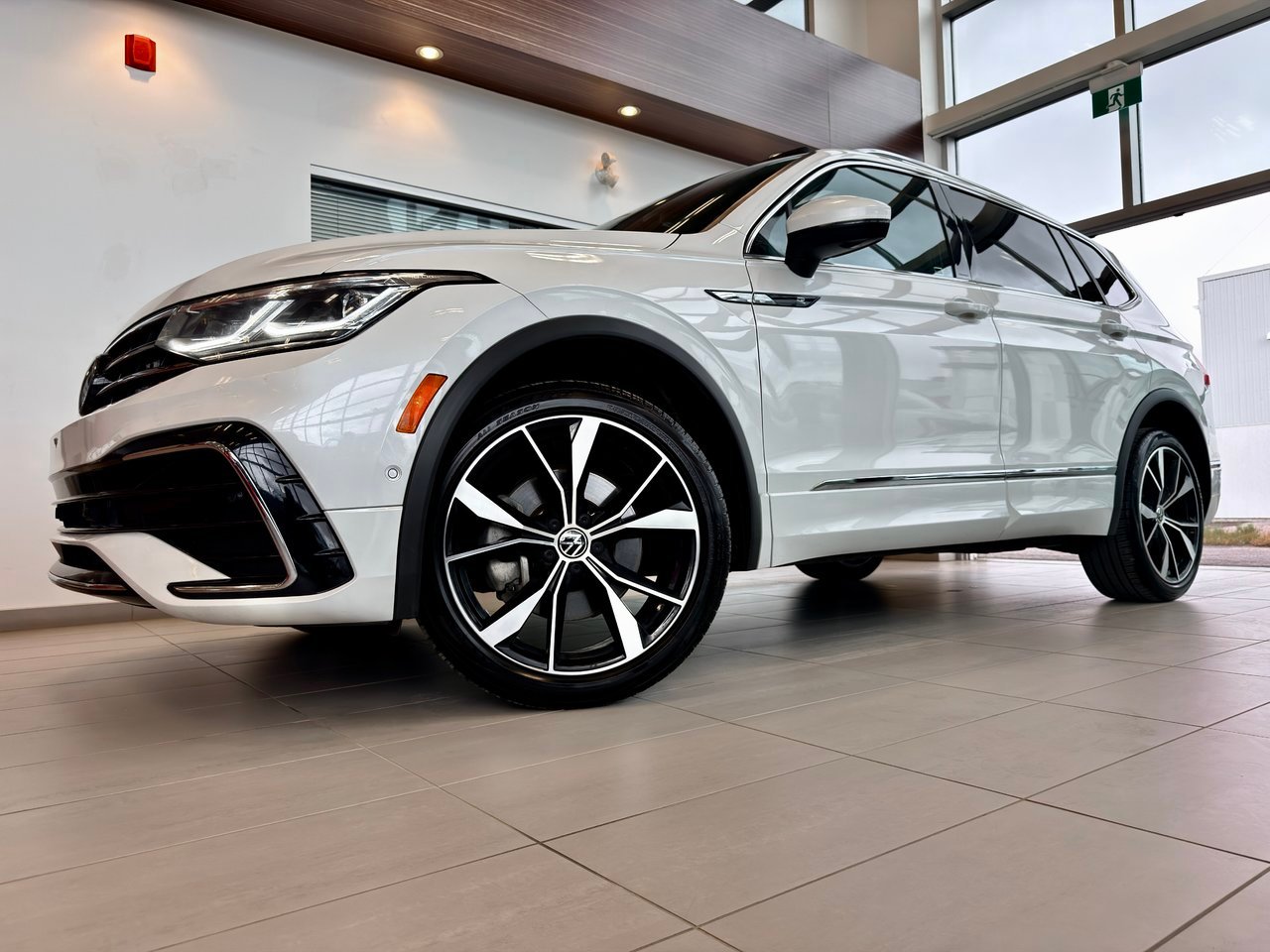 Volkswagen Tiguan 2024 Blanc Notre-Dame-des-Prairies - photo #1