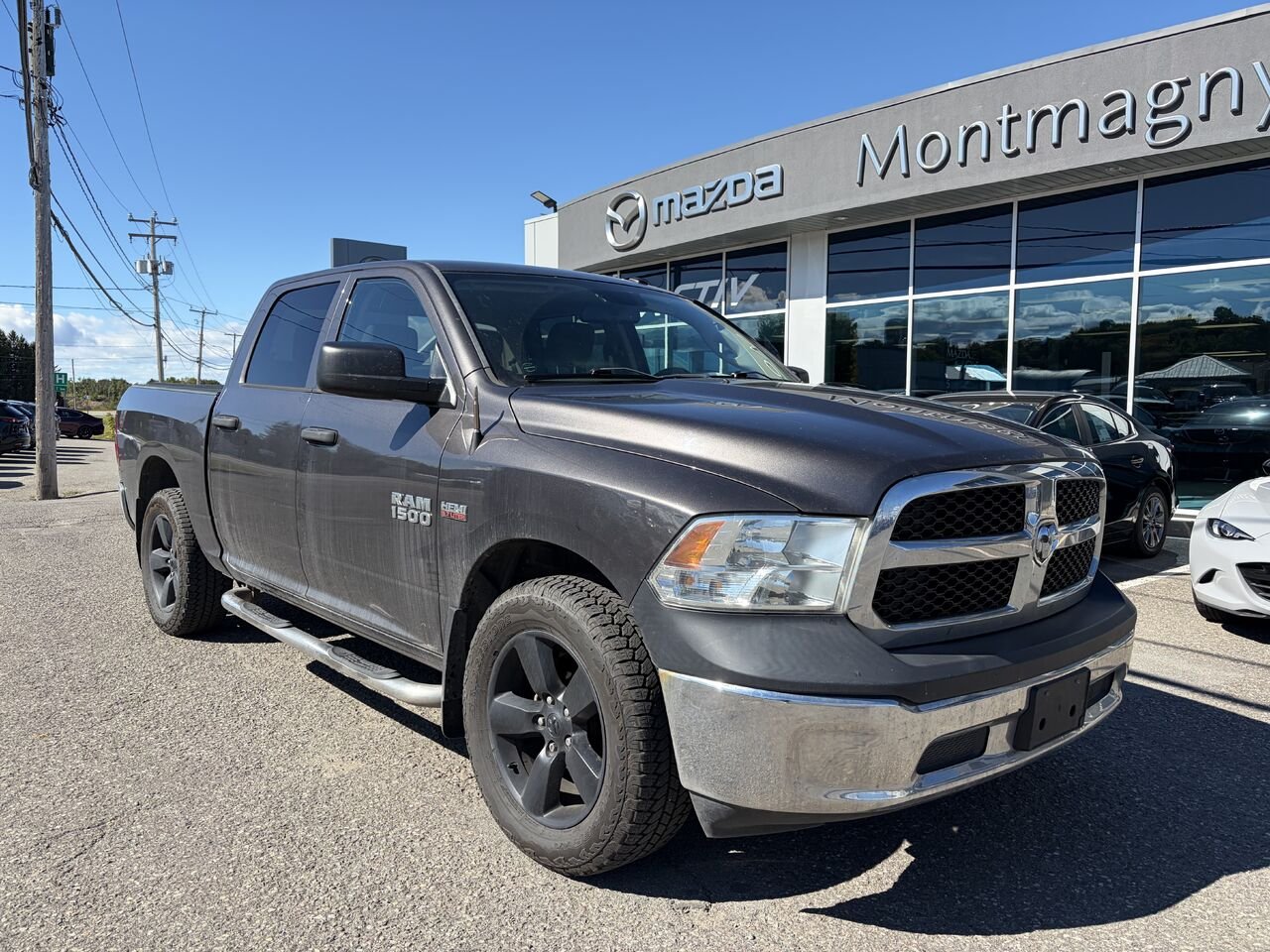 Ram 1500 Cabine multiplaces 4RM, 140,5 po ST 2017 Gris Montmagny - photo #0