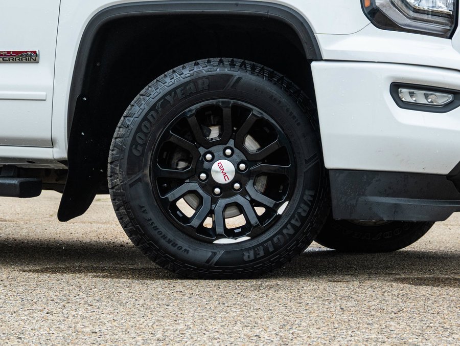 2017 GMC Sierra 1500 SLT All Terrain 5.3L | Tonneau Cover White