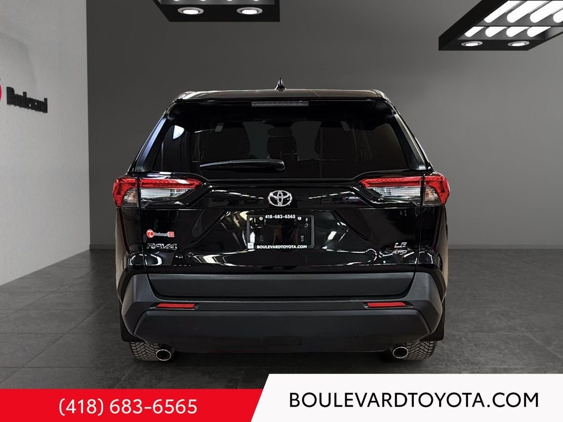 Toyota RAV4 531713-108 | LE 2024 Noir Québec - photo #10