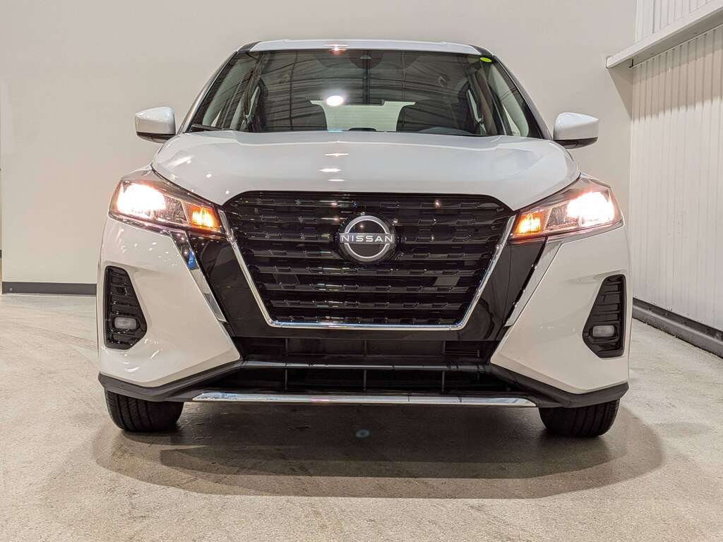 2024 Nissan Kicks S FWD White Val-David - photo #1