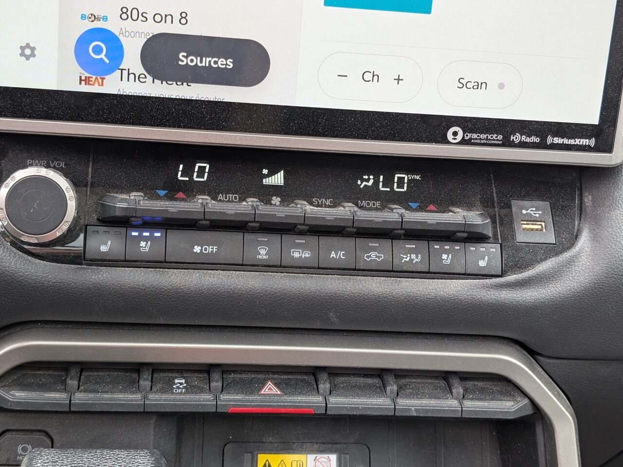 Toyota Tundra hybride LIMITED/AWD/SIÈGES CHAUFFANTS ET VENTILLÉS/TOIT OUVRANT PANORAMIQUE/VOLANT CHAUFFANT/BLUETOOTH/AC 2023 Noir Sherbrooke - photo #10