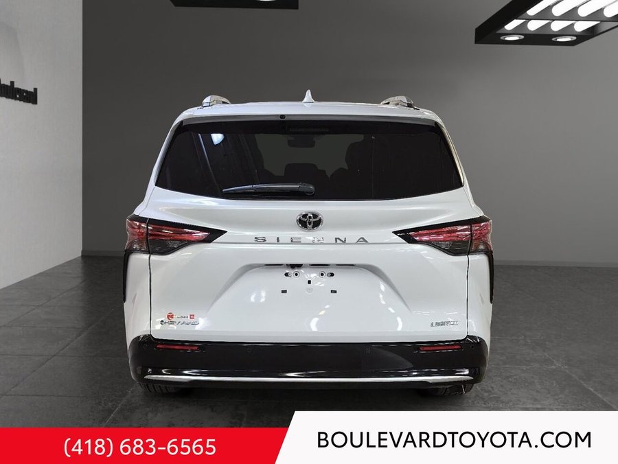 2026 Toyota Sienna LIMITED, 7 PLACES White