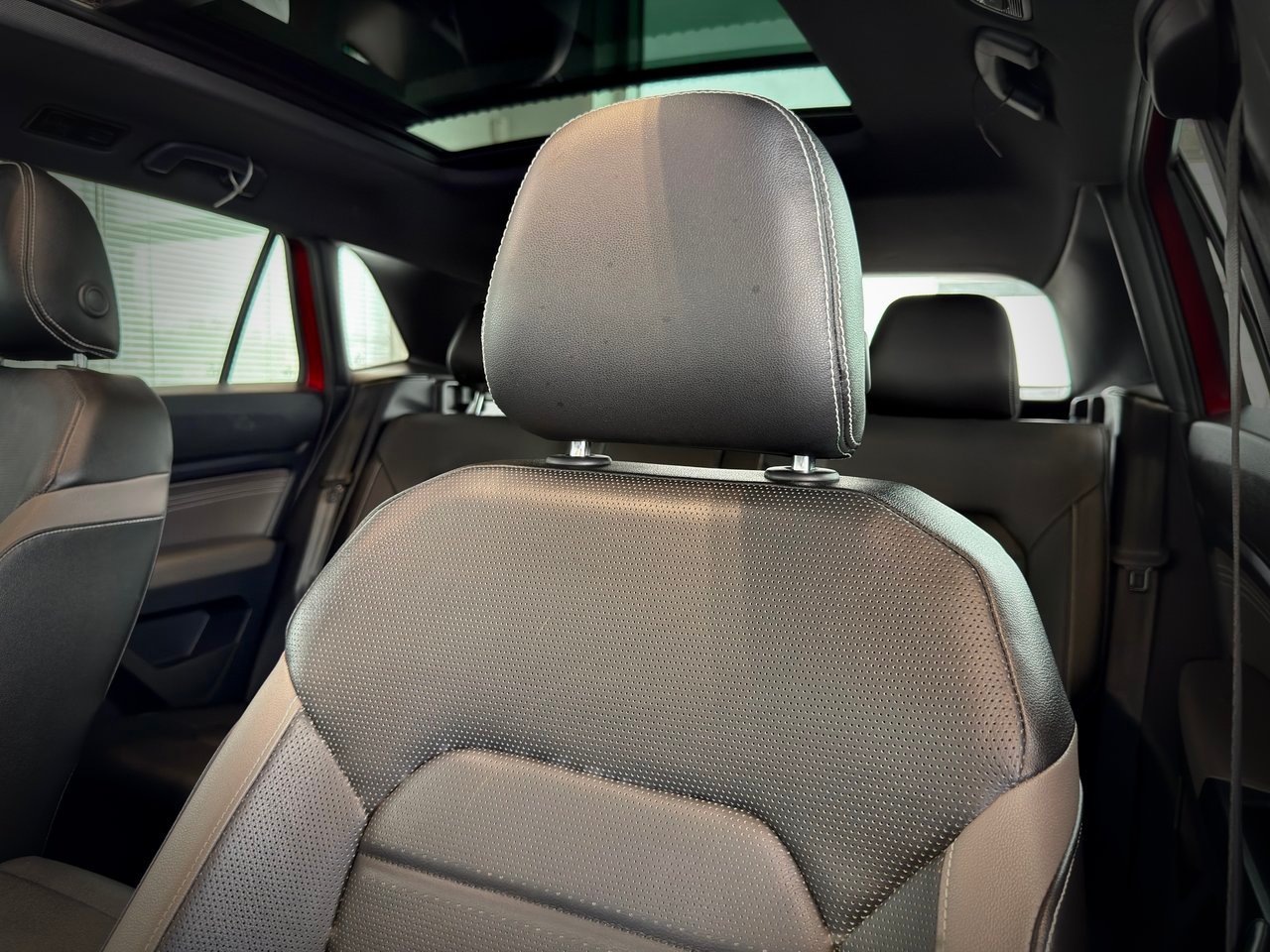 2021 Volkswagen Atlas Cross Sport Red Notre-Dame-des-Prairies - photo #20