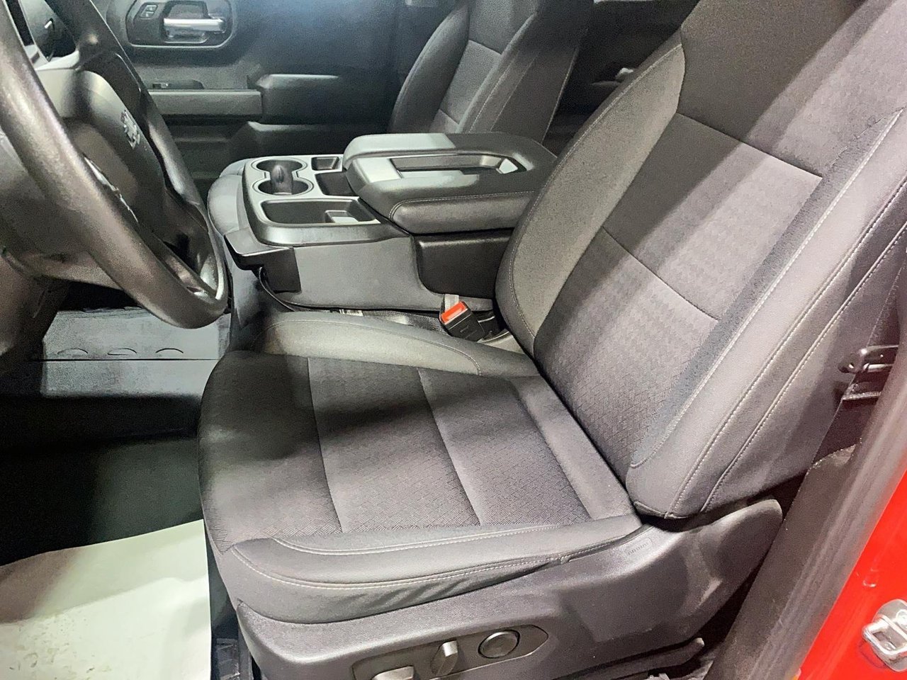 Chevrolet Silverado 1500 Custom Trail Boss 2024 Rouge Baie-Comeau - photo #11
