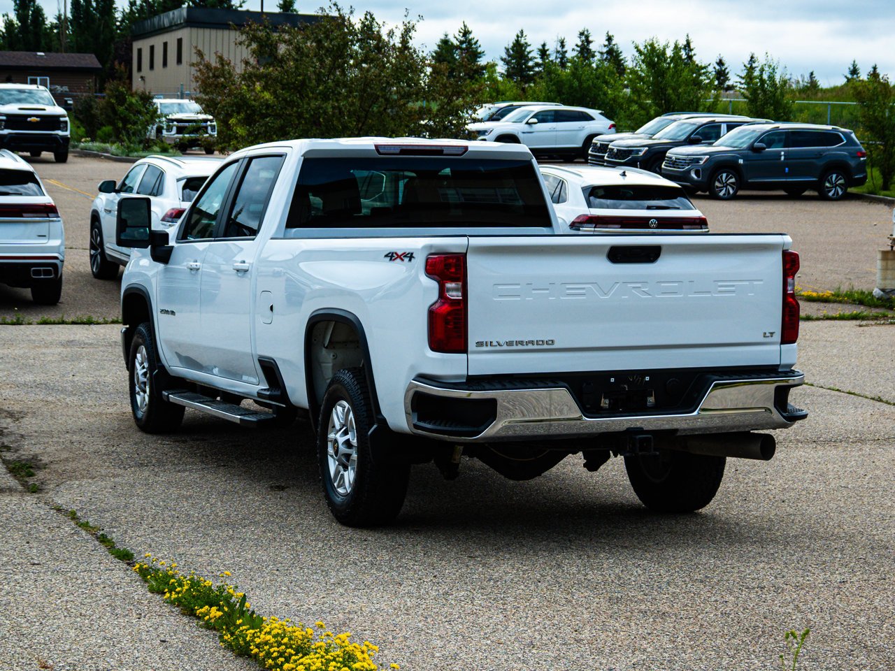 2025 Chevrolet Silverado 2500HD 4WD Crew Cab 159 LT White Sherwood Park - photo #10