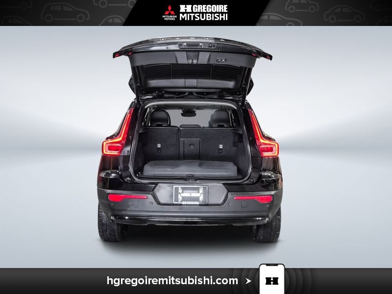 2023 Volvo XC40 Black Laval - photo #28