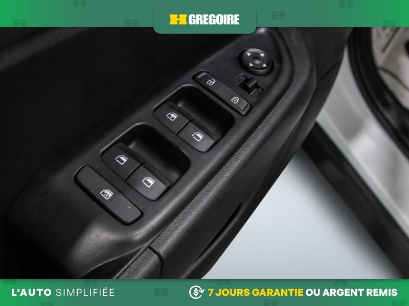 Hyundai Venue 820794A | Preferred AUTO A/C MAGS CAM RECUL BLUETOOTH 2026 Blanc Laval - photo #19