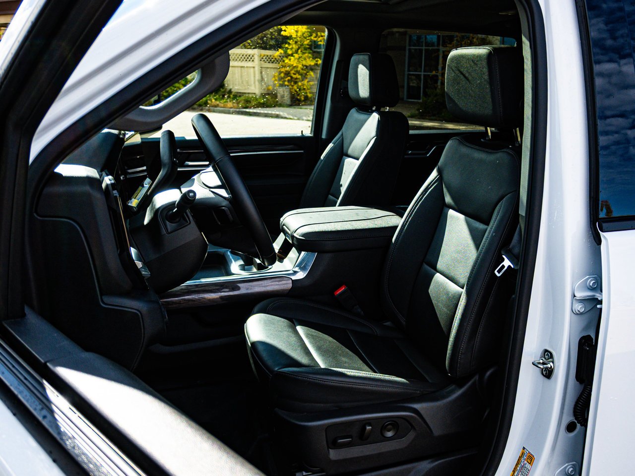 2026 Chevrolet Silverado 3500HD 4WD Crew Cab 159 LTZ White Sherwood Park - photo #19