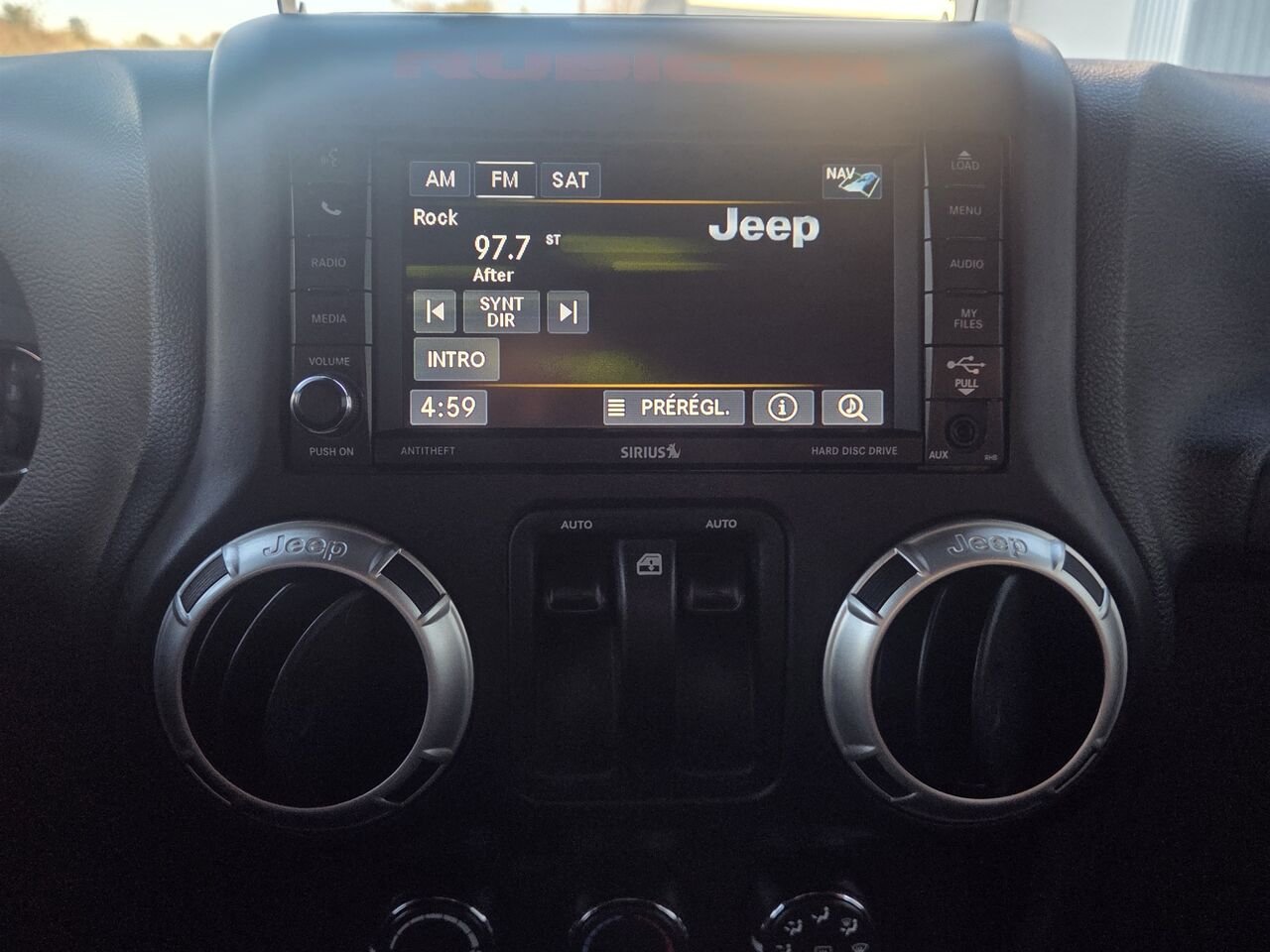 2018 Jeep Wrangler JK Beige Granby - photo #17