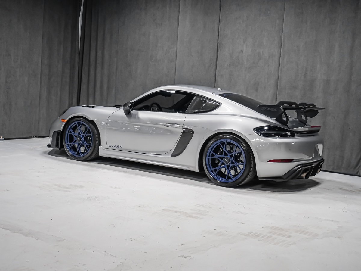 Porsche 718 Cayman GT4 RS PDK CARBONE JANTES BLEUES SPORT CHRONO 2025 Argent Montréal - photo #6