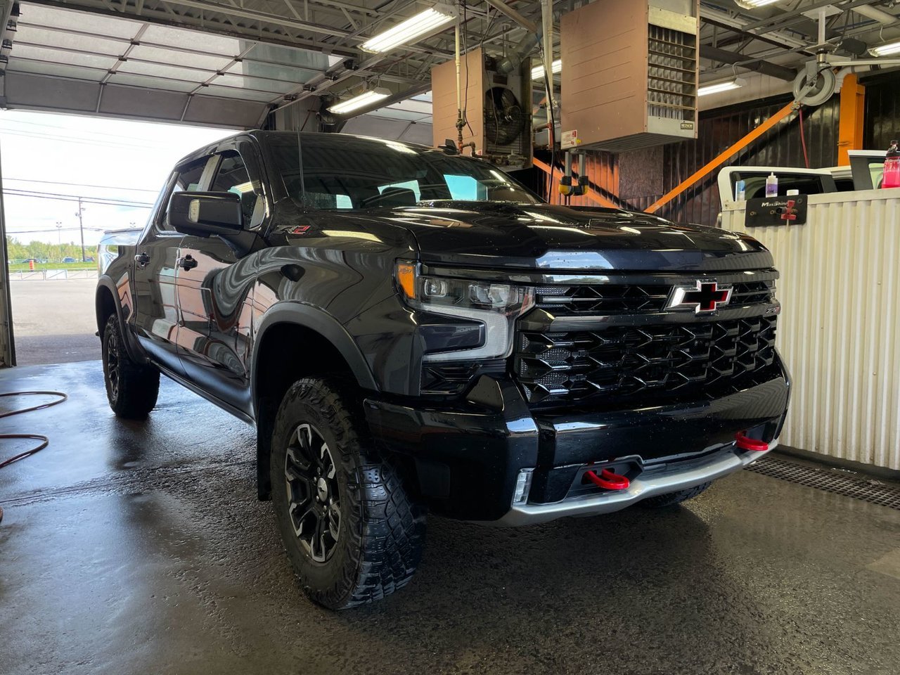 Chevrolet Silverado 1500 ZR2 CREW 4X4 V8 *TOIT* NAV SIÈGES VENTIL BOSE HUD 2023 Gris Saint-Jérôme - photo #9